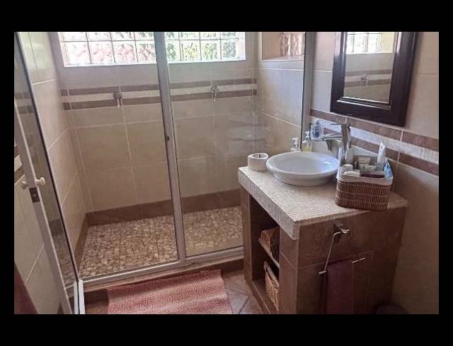 3 BEDROOM FREEHOLD FOR SALE IN LINMEYER